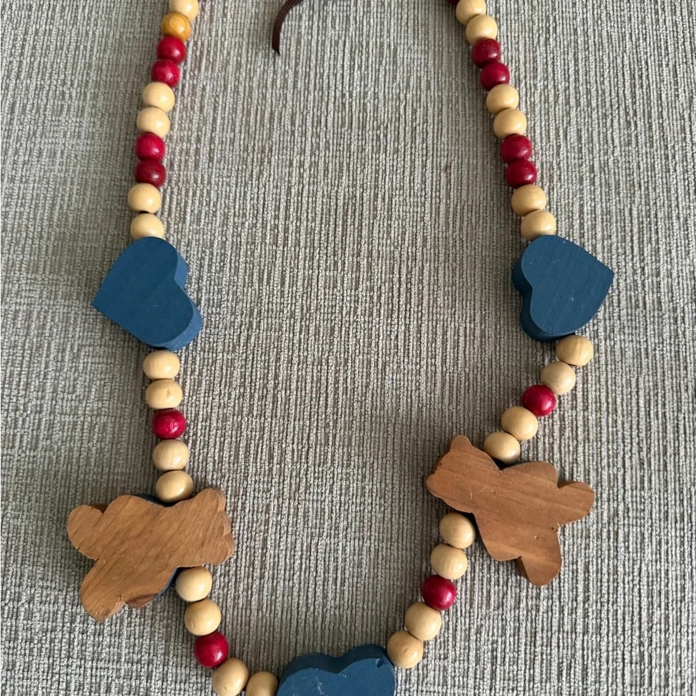 Wood bead Teddy Bear and Heart Necklace - Picture 4 of 4